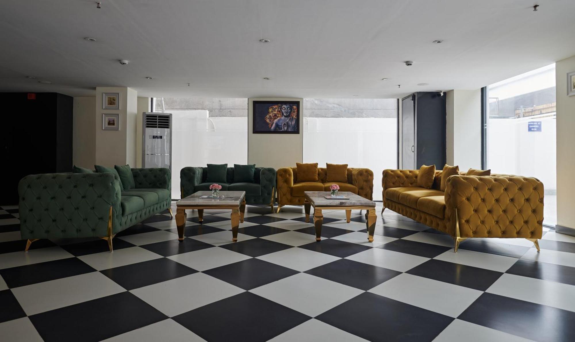 Deventure Sarovar Portico Patel Nagar 4* New Delhi