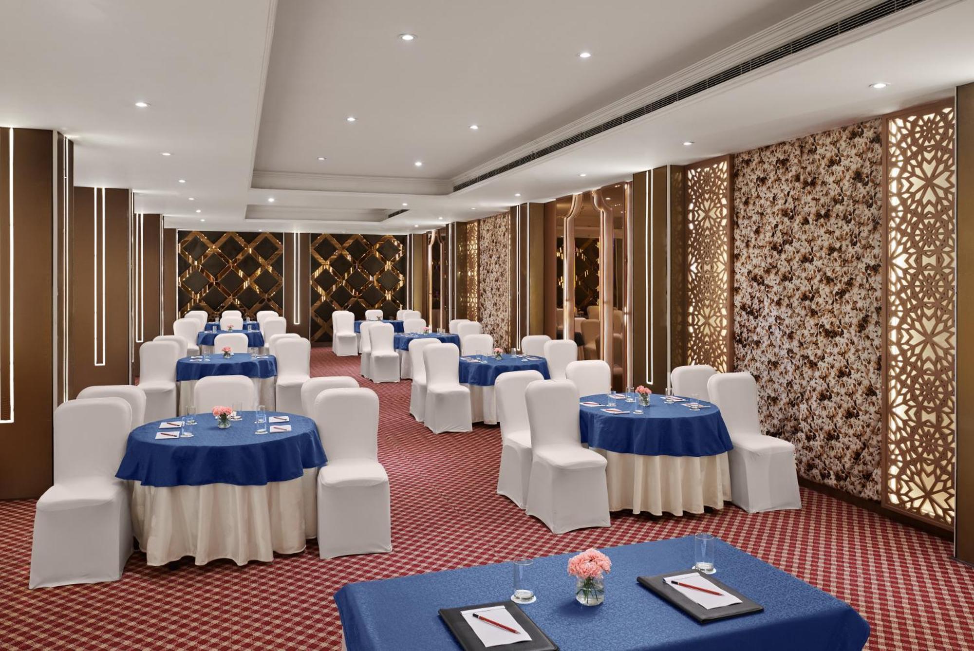 Hotel Deventure Sarovar Portico Patel Nagar